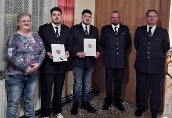 Die Kameraden werden befördert