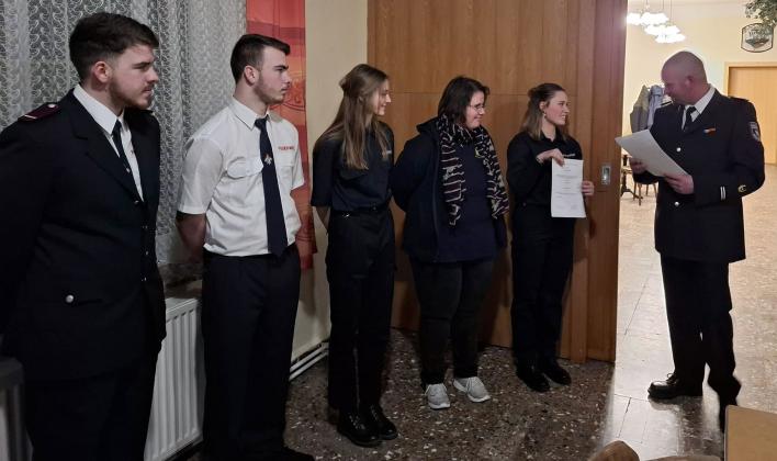 Die Kameraden werden befördert